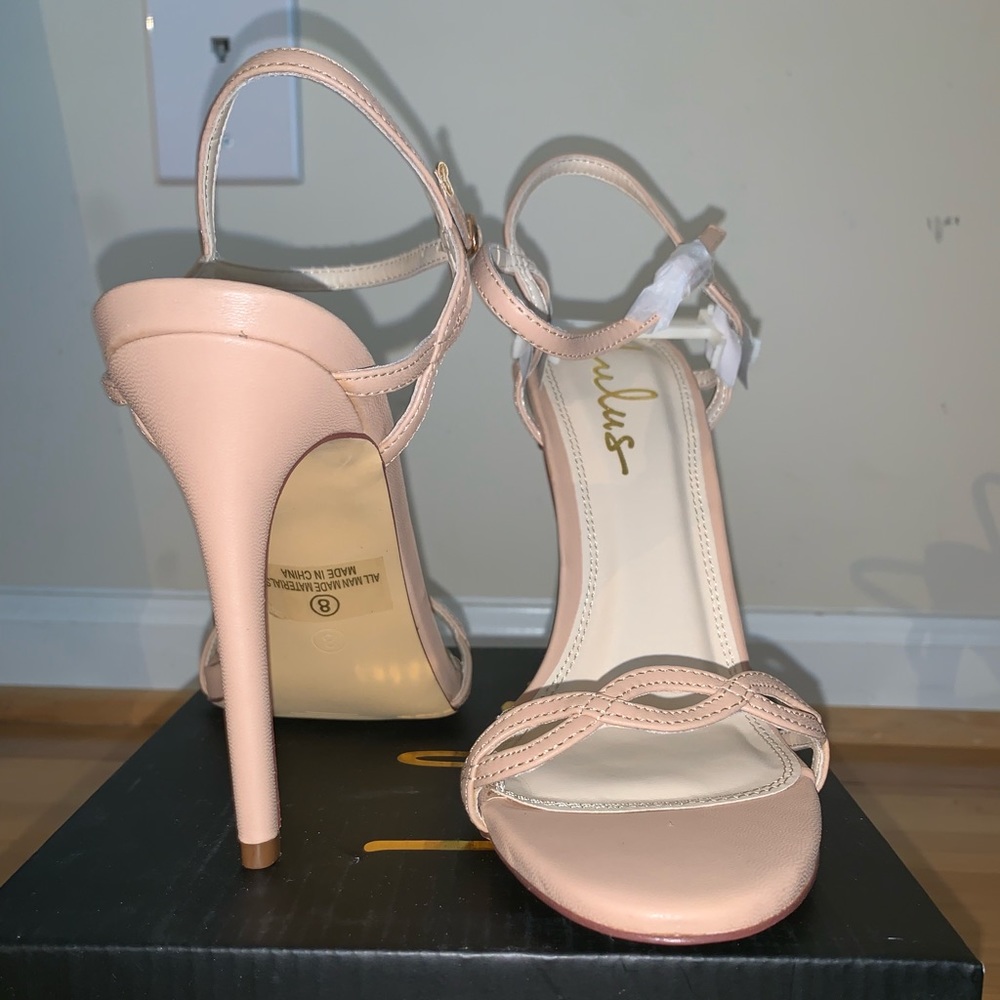 Lulu’s Heels - Picture 4 of 6